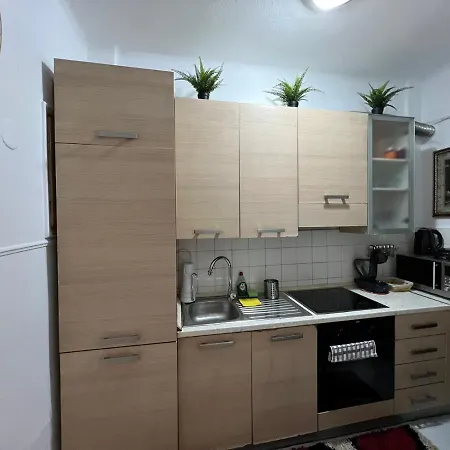 διαμέρισμα στο κέντρο της θεσσαλονίκης. Apartment *